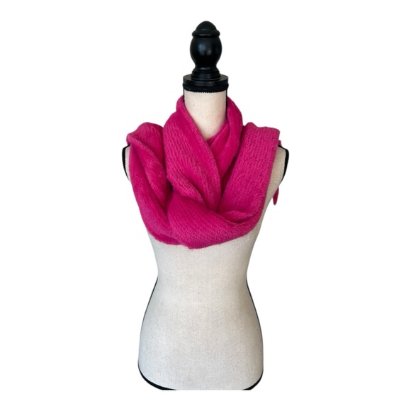Open Edit Vibrant Pink Plush Winter Infinity Scarf one Size - Picture 3 of 9